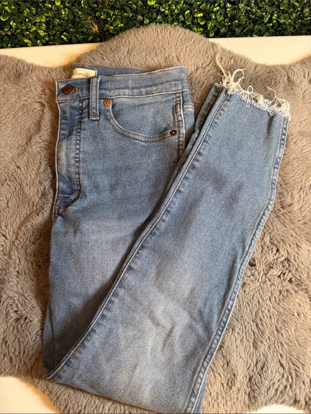 Madewell 10” High Rise skinny size 27